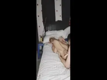 Tante Cantik Pasrah Goyang Kasur Bareng Pria