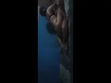 Tante Dewasa Cantik Goyang Atas Kasur Lincah
