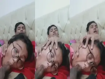 Tante Janda Kacamata Cantik Pasrah Servis Kasur